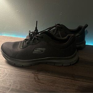 woman size 10 sketchers sneakers